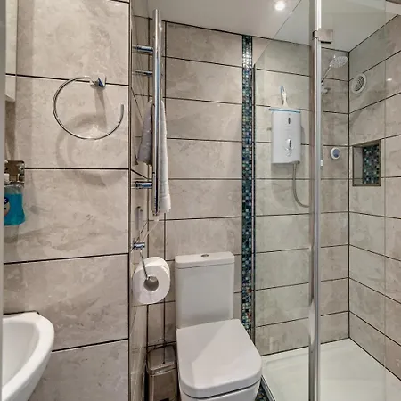 5 Bed In Grange-over-sands Oc-95876