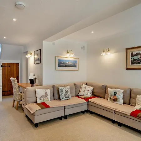 5 Bed In Grange-over-sands Oc-95876